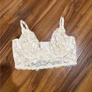 Victoria Secret Elegant Lace Bralette in Cream